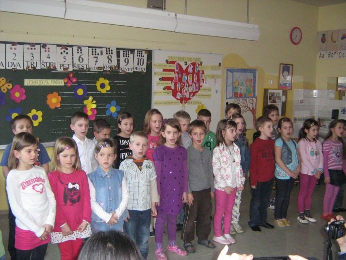 Proslava ob materinskem dnevu v 1.b