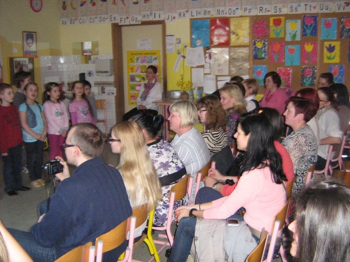 Proslava ob materinskem dnevu v 1.b