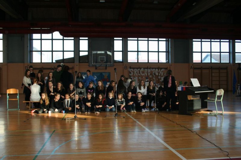 Šolska prireditev v počastitev praznikov