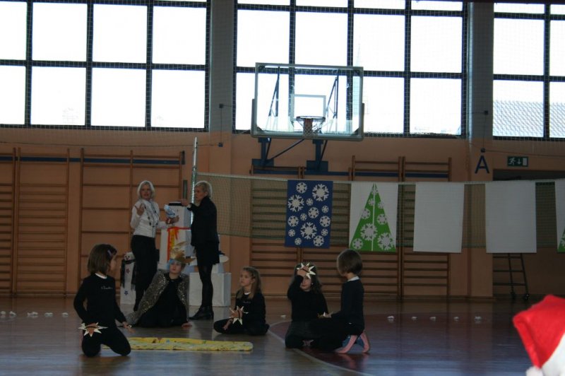 Šolska prireditev v počastitev praznikov