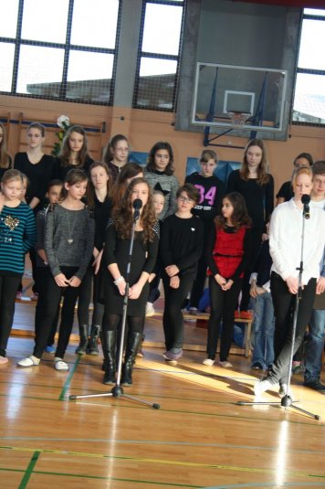 Šolska prireditev v počastitev praznikov