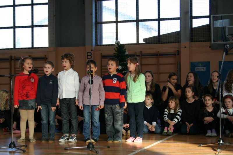 Šolska prireditev v počastitev praznikov