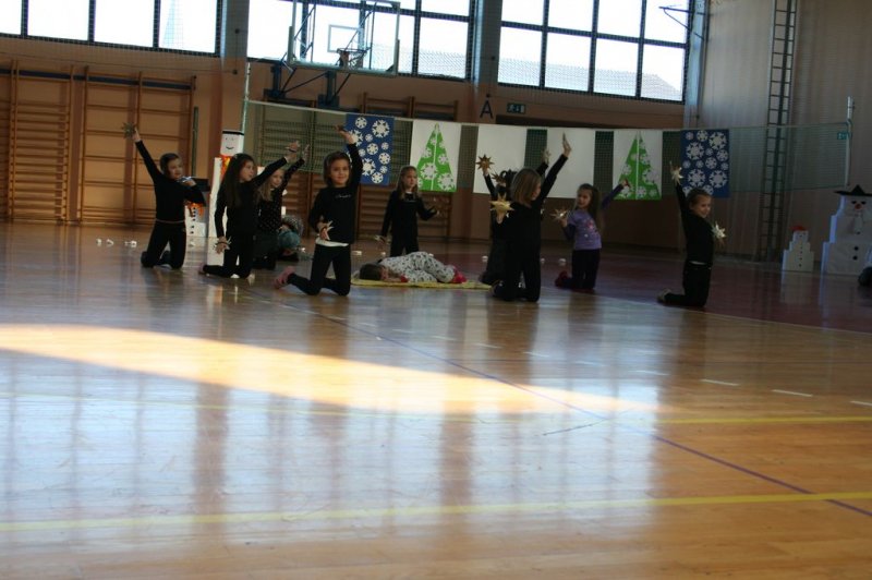 Šolska prireditev v počastitev praznikov