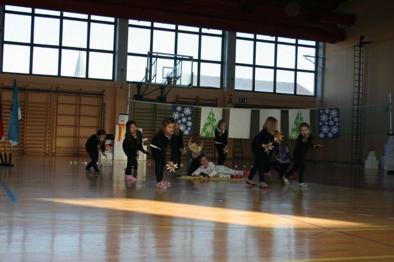 Šolska prireditev v počastitev praznikov