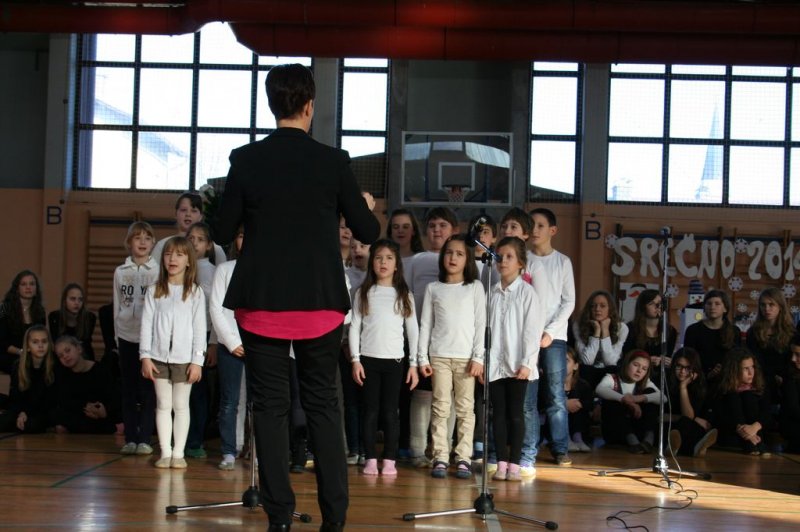 Šolska prireditev v počastitev praznikov