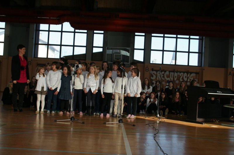 Šolska prireditev v počastitev praznikov