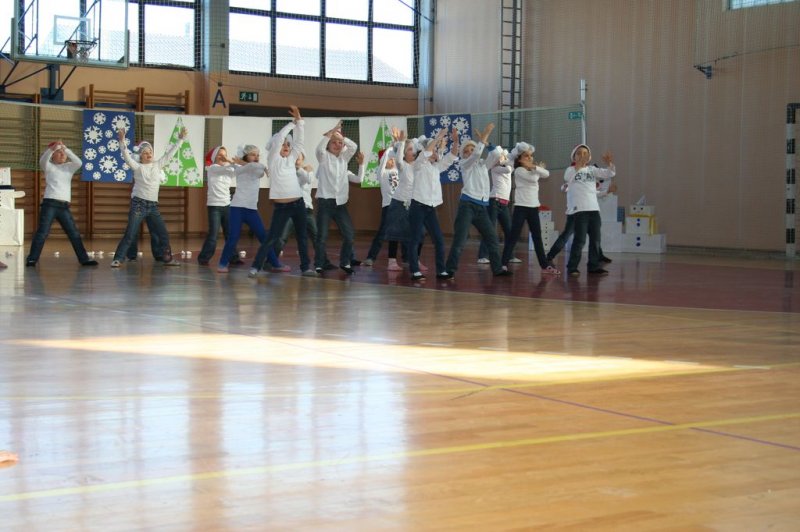 Šolska prireditev v počastitev praznikov