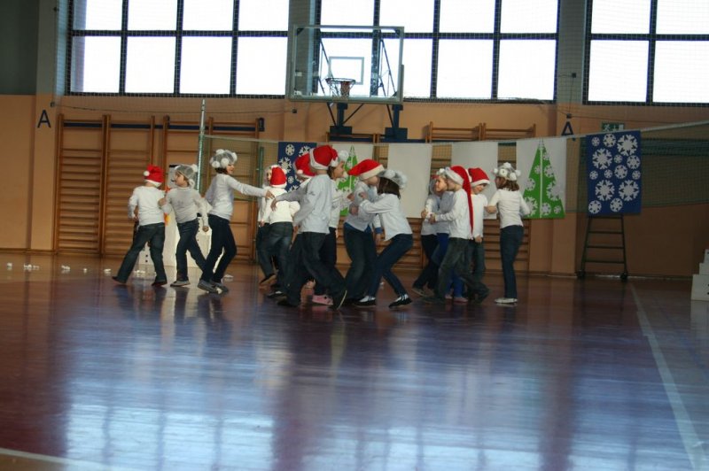 Šolska prireditev v počastitev praznikov