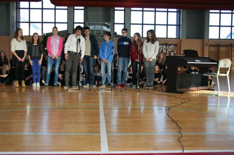 Šolska prireditev v počastitev praznikov