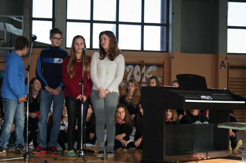 Šolska prireditev v počastitev praznikov