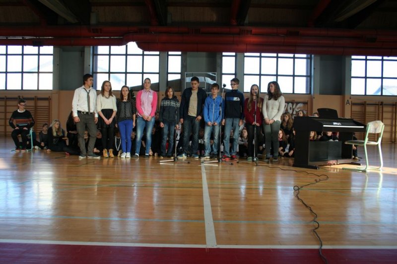 Šolska prireditev v počastitev praznikov