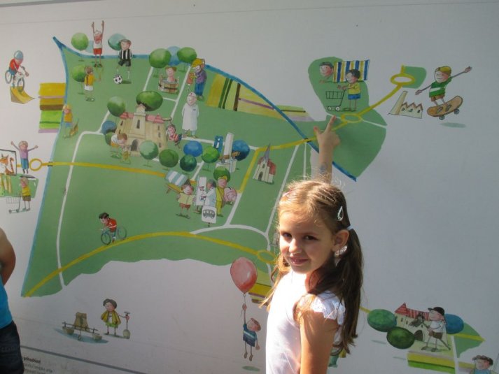 Sprehod po parku danes in nekoč