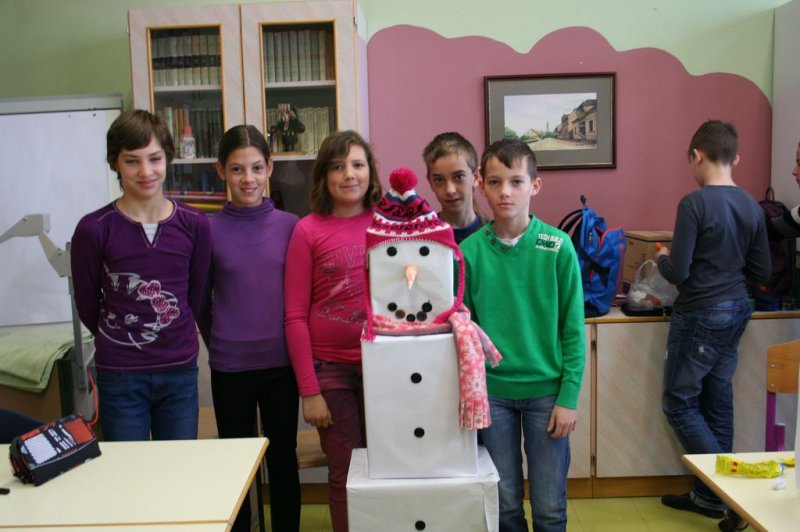 TD - Novoletna okrasitev šole