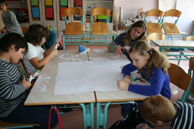 TD - Novoletna okrasitev šole