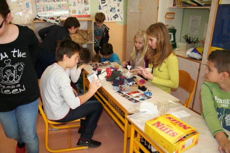 TD - Novoletna okrasitev šole