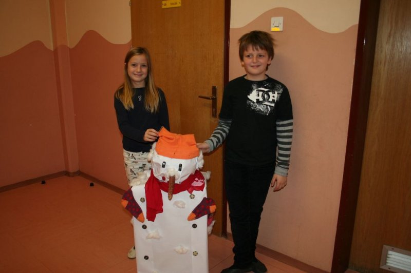 TD - Novoletna okrasitev šole