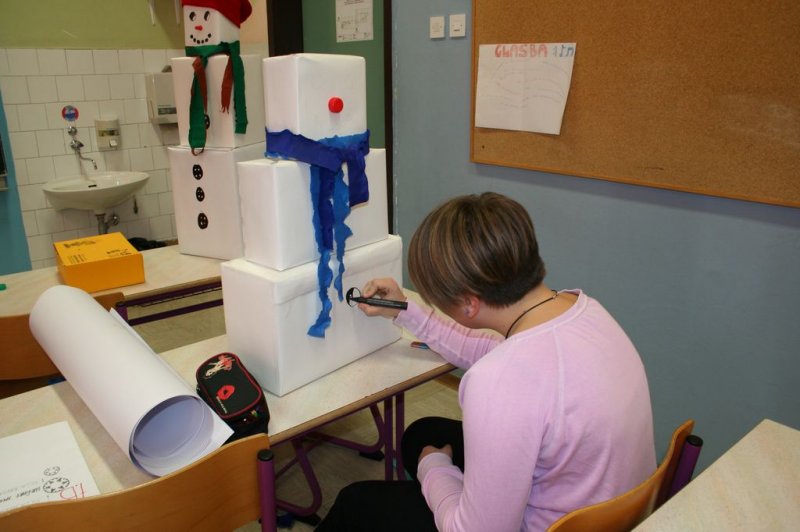 TD - Novoletna okrasitev šole