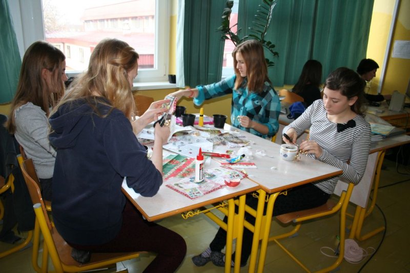 TD - Novoletna okrasitev šole