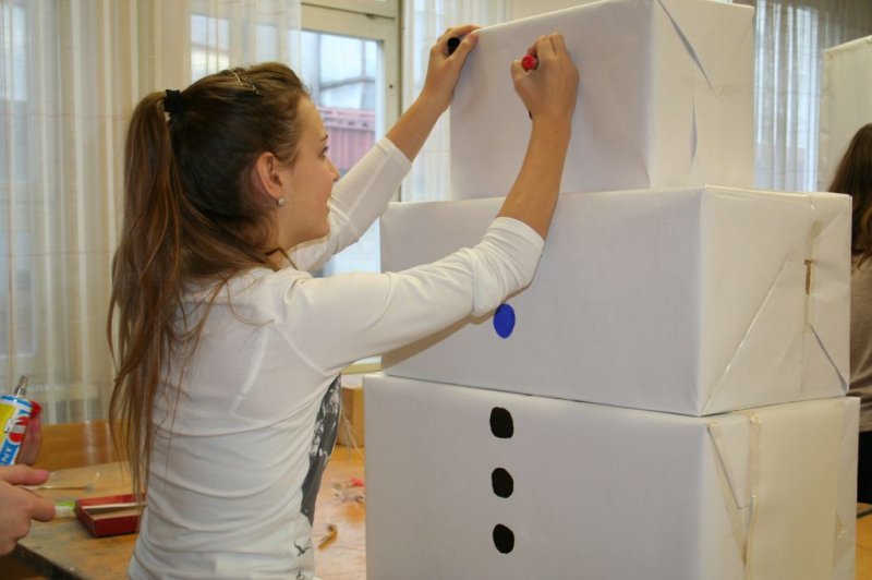 TD - Novoletna okrasitev šole