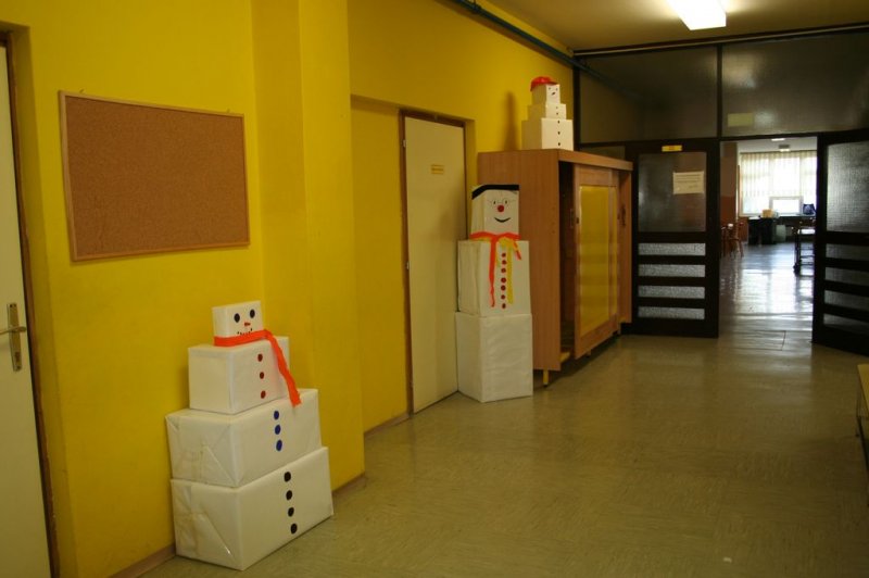 TD - Novoletna okrasitev šole