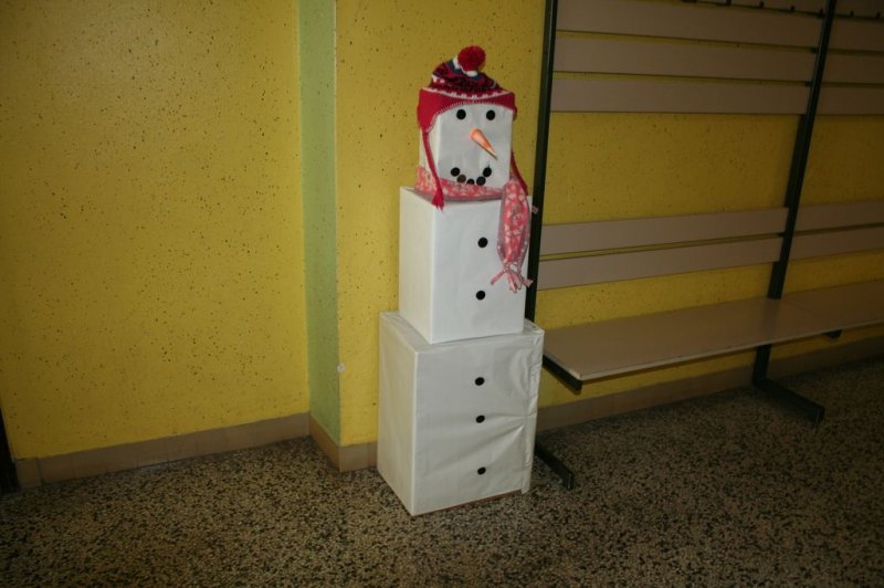 TD - Novoletna okrasitev šole