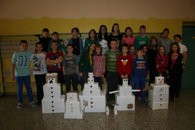 TD - Novoletna okrasitev šole