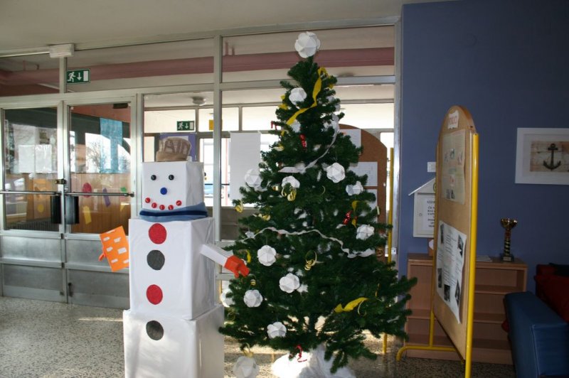 TD - Novoletna okrasitev šole