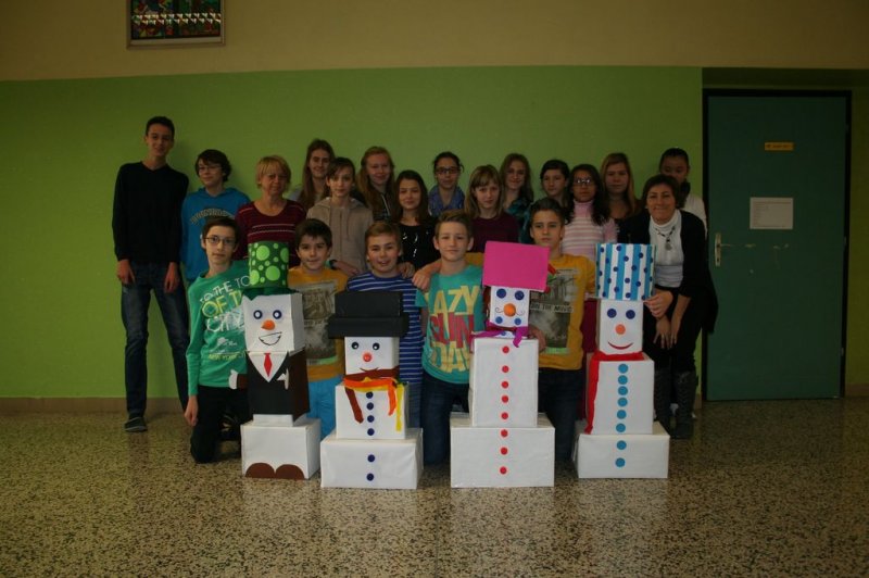 TD - Novoletna okrasitev šole