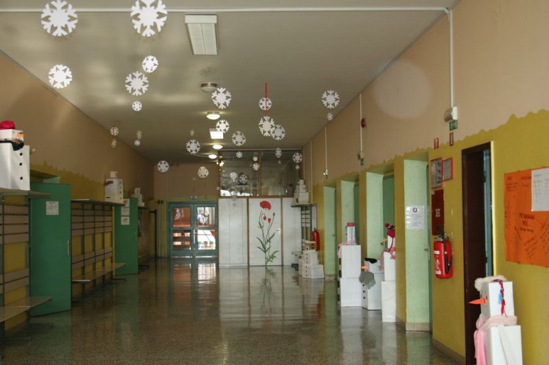 TD - Novoletna okrasitev šole