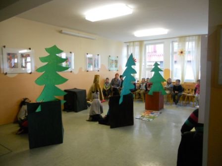 Dedki in babice na obisku v 1.a 2013