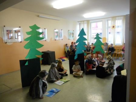 Dedki in babice na obisku v 1.a 2013