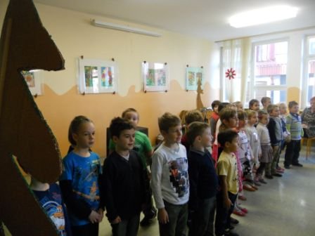 Dedki in babice na obisku v 1.a 2013