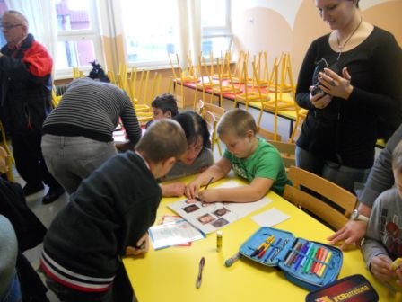 Dedki in babice na obisku v 1.a 2013