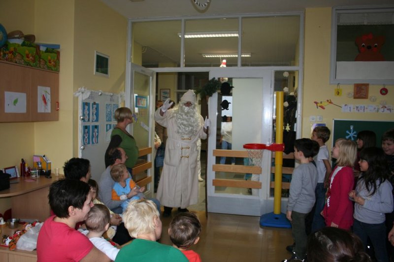 Dedek Mraz v bolnišničnem oddelku