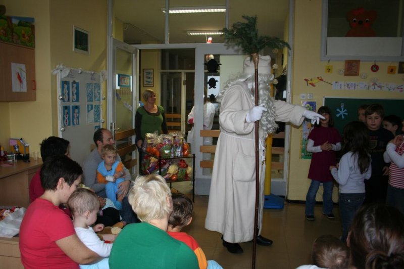 Dedek Mraz v bolnišničnem oddelku