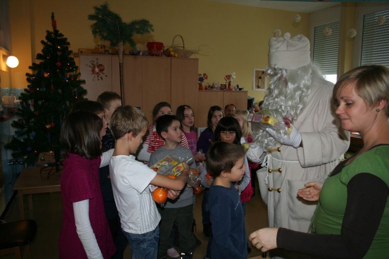 Dedek Mraz v bolnišničnem oddelku