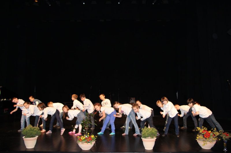 Medgeneracijsko glasbeno – plesni pozdrav pomladi