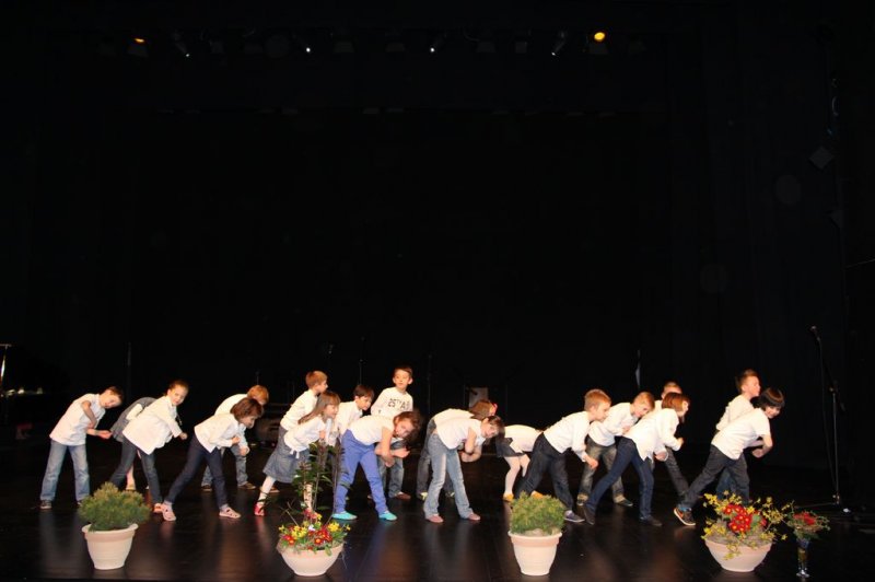 Medgeneracijsko glasbeno – plesni pozdrav pomladi