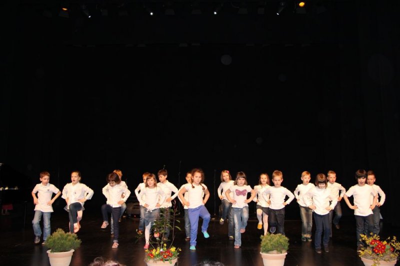 Medgeneracijsko glasbeno – plesni pozdrav pomladi