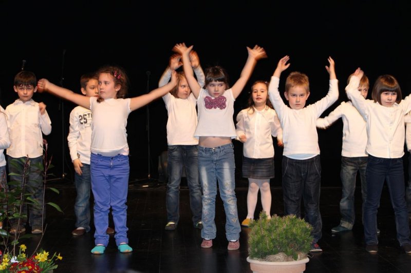 Medgeneracijsko glasbeno – plesni pozdrav pomladi