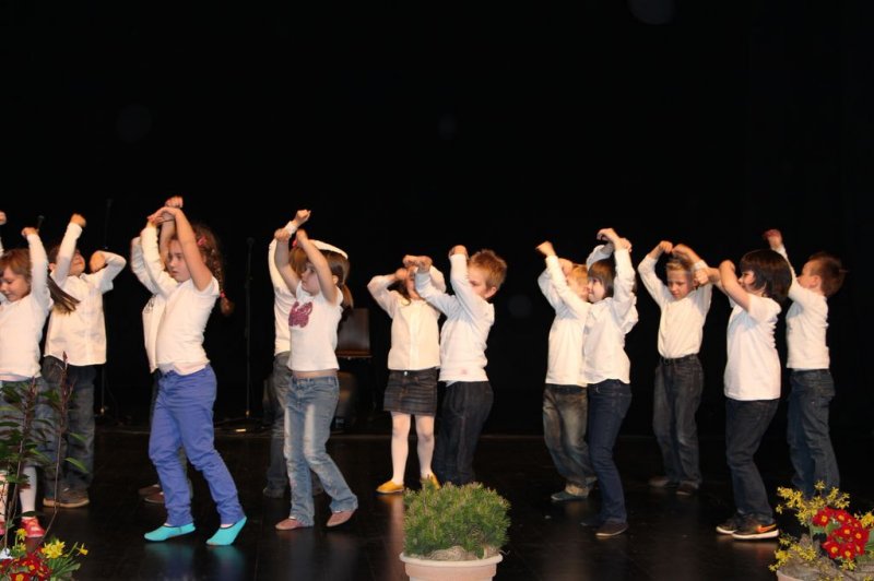 Medgeneracijsko glasbeno – plesni pozdrav pomladi