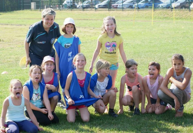 Nogometni trening za deklice razredne stopnje