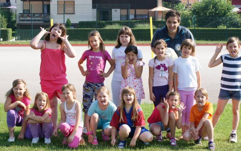 Nogometni trening za deklice razredne stopnje