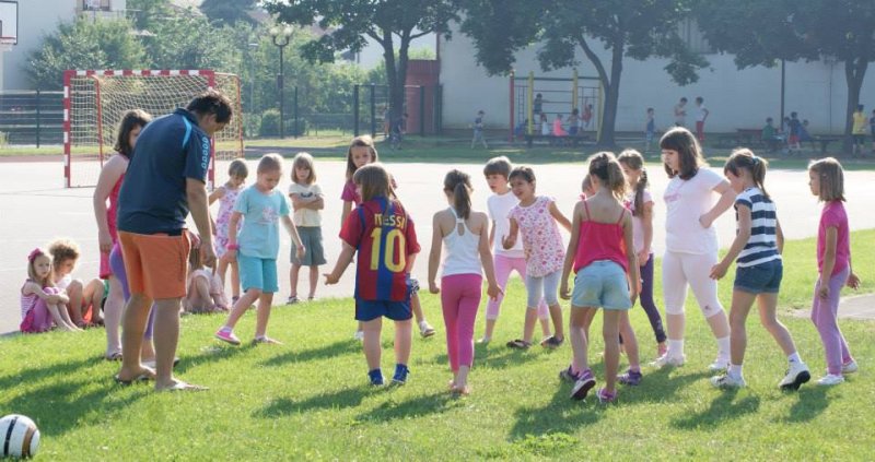 Nogometni trening za deklice razredne stopnje