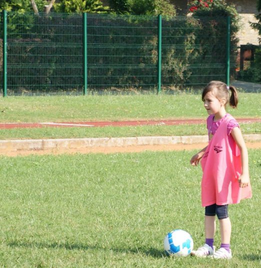 Nogometni trening za deklice razredne stopnje