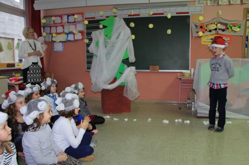 Fotoutrinki razredne proslave pred novoletnimi prazniki