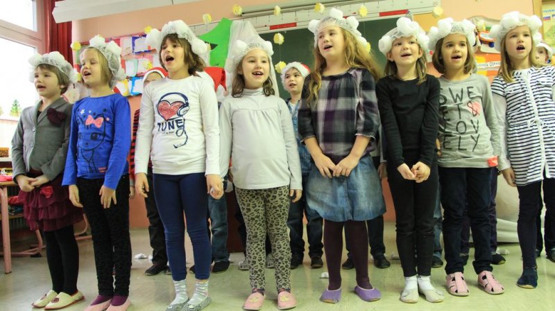 Fotoutrinki razredne proslave pred novoletnimi prazniki