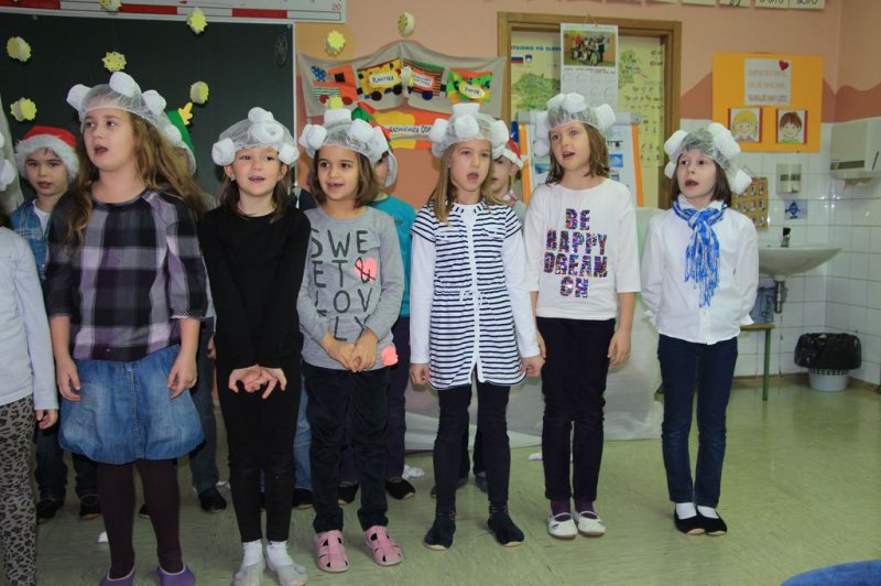 Fotoutrinki razredne proslave pred novoletnimi prazniki