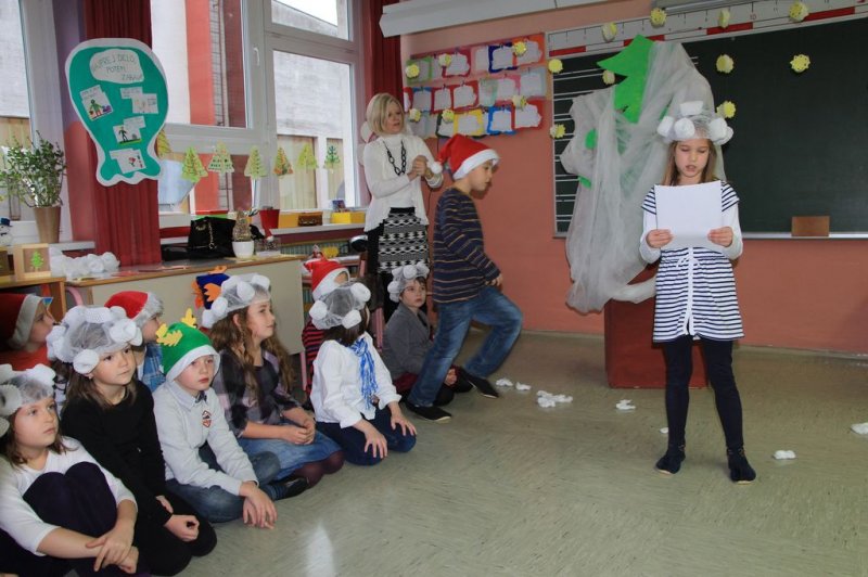 Fotoutrinki razredne proslave pred novoletnimi prazniki