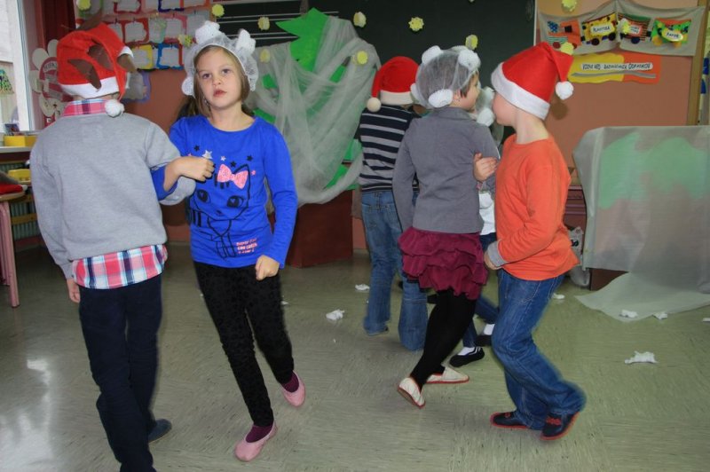 Fotoutrinki razredne proslave pred novoletnimi prazniki